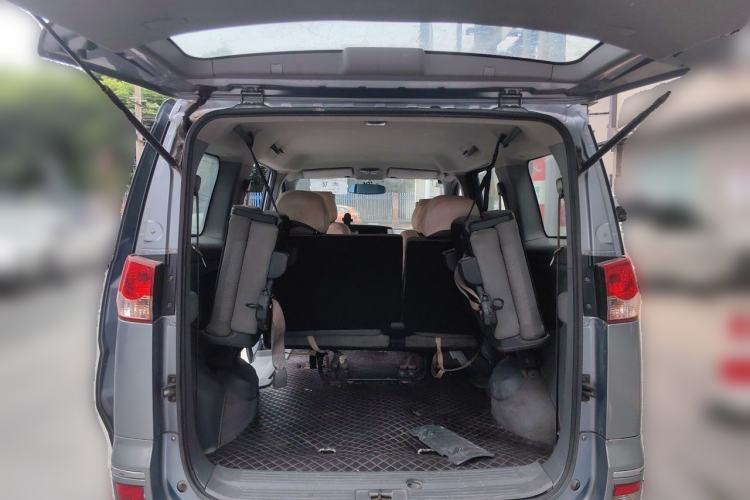 Used Dongfeng Shuaike 2011 1.6L Manual Practical 7-Seater Trunk