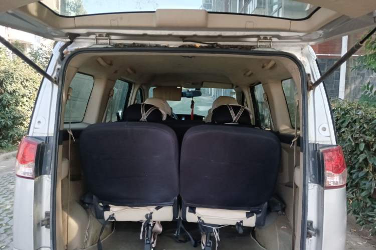 Used Dongfeng Shuaike 2011 1.6L Manual Comfort 7-Seater Trunk