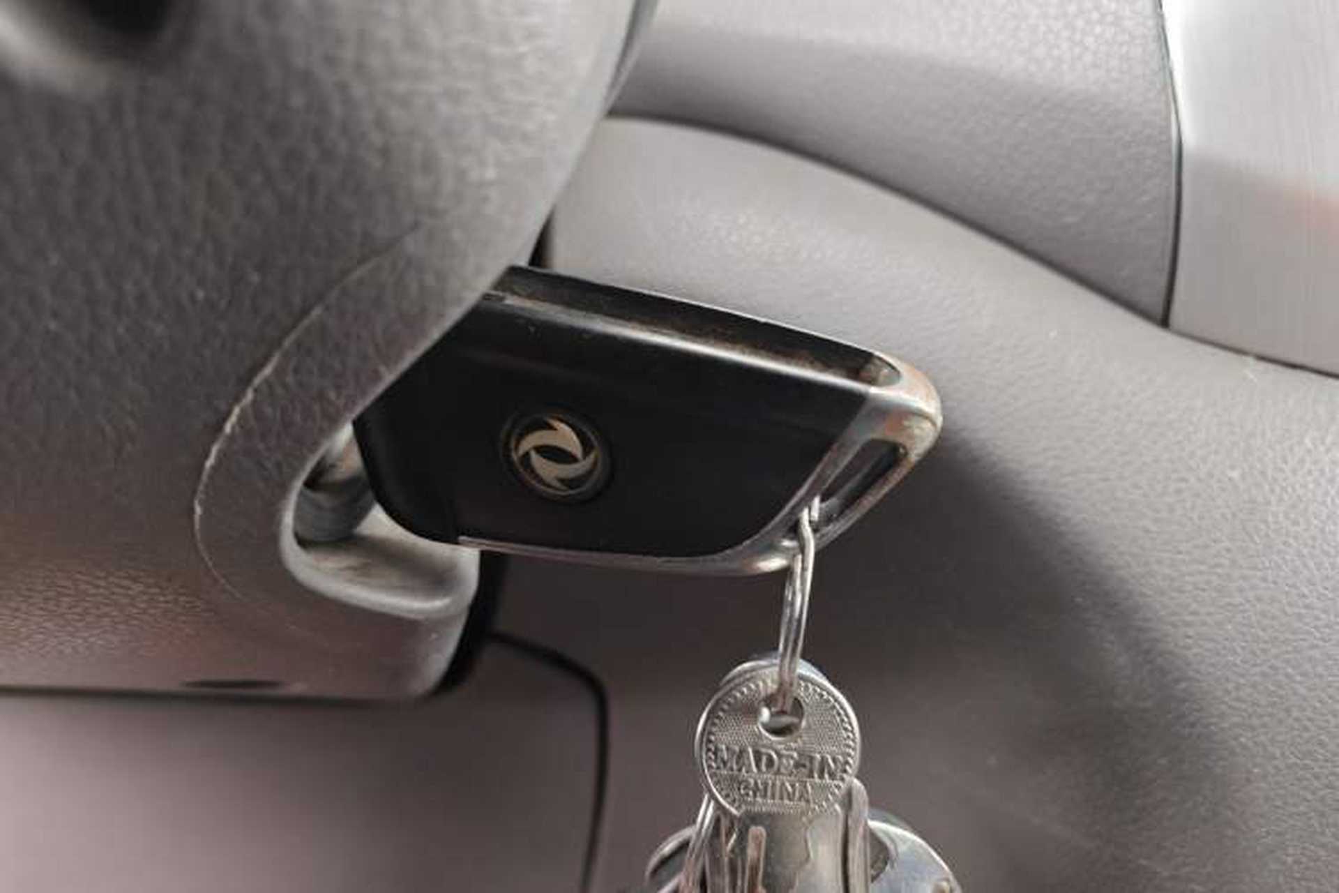 Used Dongfeng Shuaike 2011 1.6L Manual Luxury 7-Seater Vehicle Key