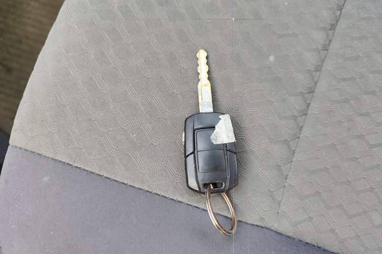 Used Dongfeng Shuaike 2011 1.6L Manual Comfort 7-Seater Vehicle Key