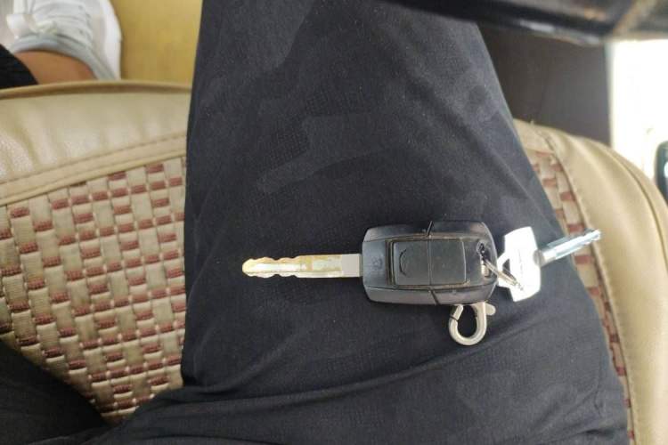 Used Dongfeng Shuaike 2011 1.6L Manual Comfort 7-Seater Vehicle Key
