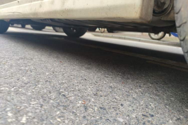 Used Dongfeng Shuaike 2011 2.0L Manual Comfort 7-Seater Chassis Rear Left