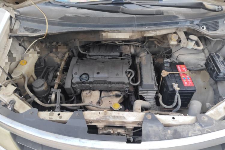 Used Dongfeng Shuaike 2011 1.6L Manual Comfort 7-Seater Engine Bay