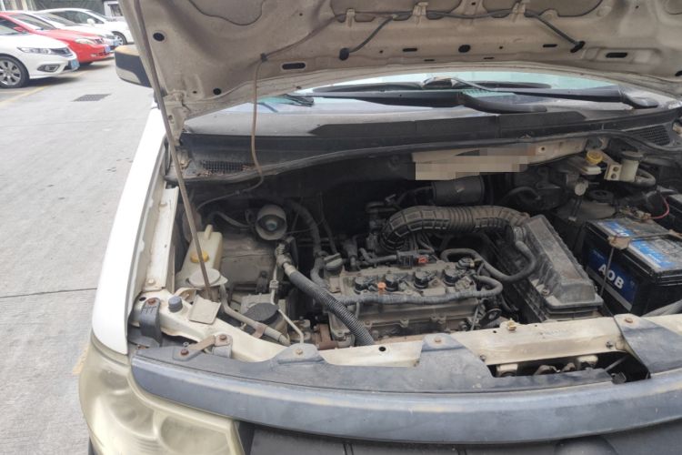 Used Dongfeng Shuaike 2011 1.5L Manual Standard Model 7 Seats China IV Standard Engine Bay Right