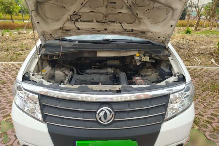 Used Dongfeng Shuaike 2011 1.6L Manual Comfort 7-Seater Engine Bay