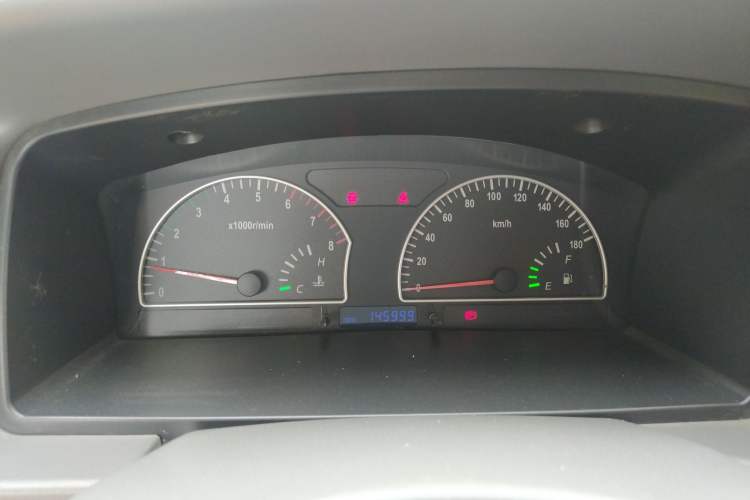 Used Dongfeng Shuaike 2011 1.6L Manual Comfort 7-Seater Instrument Cluster