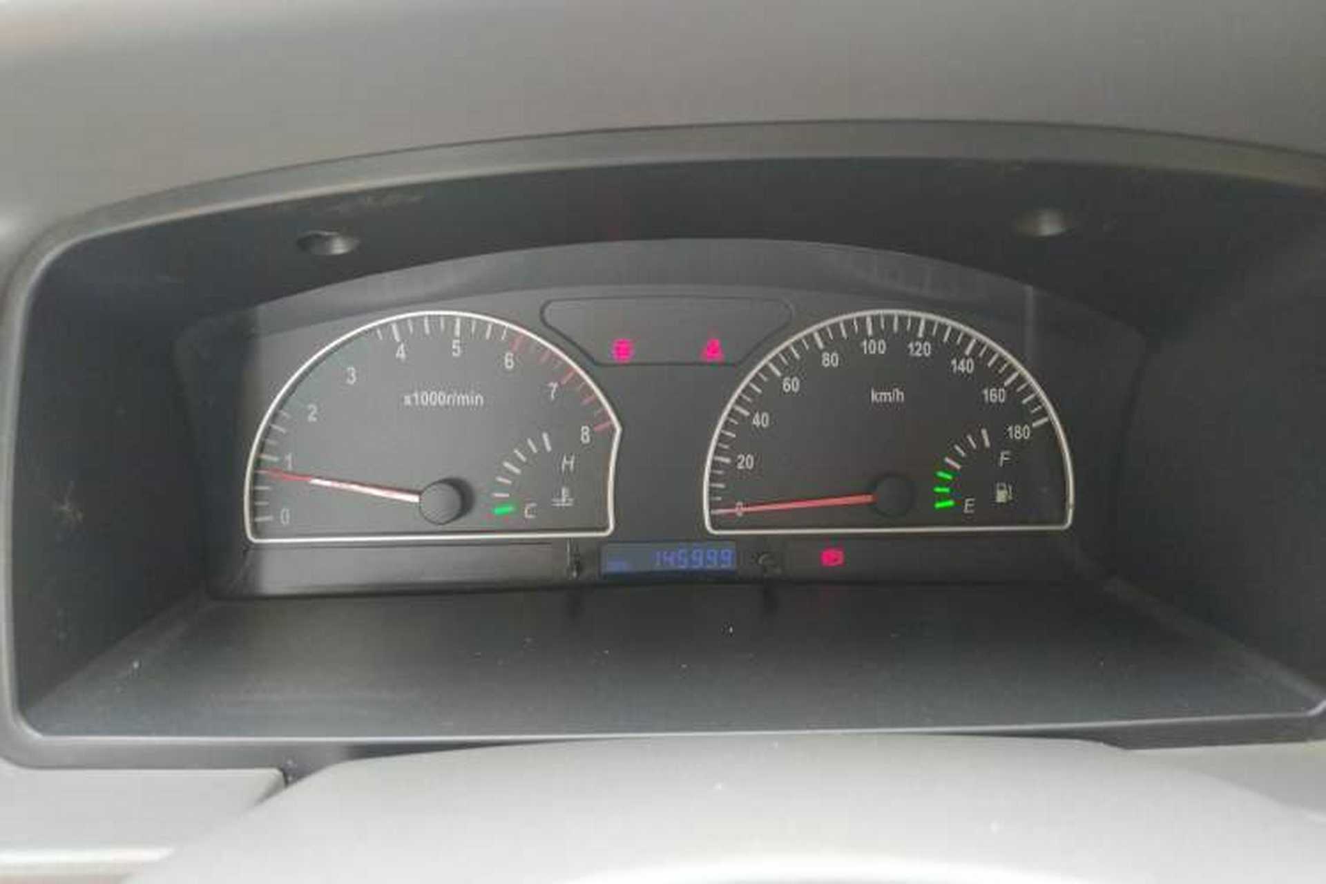 Used Dongfeng Shuaike 2011 1.6L Manual Comfort 7-Seater Instrument Cluster