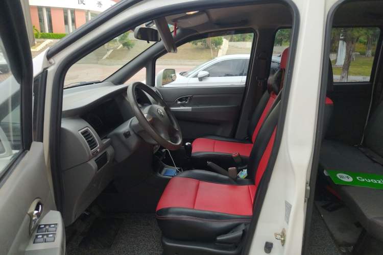 Used Dongfeng Shuaike 2011 1.6L Manual Comfort 7-Seater Left Front Seat