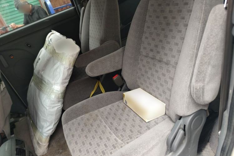 Used Dongfeng Shuaike 2011 2.0L Manual Comfort 7-Seater Left Rear Seat