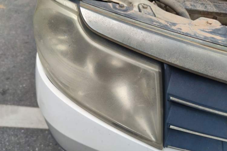Used Dongfeng Shuaike 2011 2.0L Manual Comfort 7-Seater Right Front Headlight