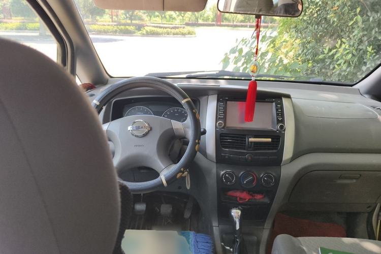 Used Dongfeng Shuaike 2011 1.6L Manual Comfort 7-Seater Steering Wheel