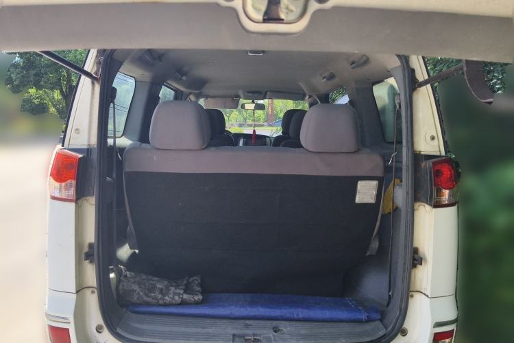 Used Dongfeng Shuaike 2011 1.6L Manual Comfort 7-Seater Trunk