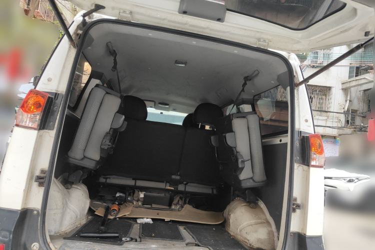 Used Dongfeng Shuaike 2011 1.5L Manual Standard Model 7 Seats China IV Standard Trunk