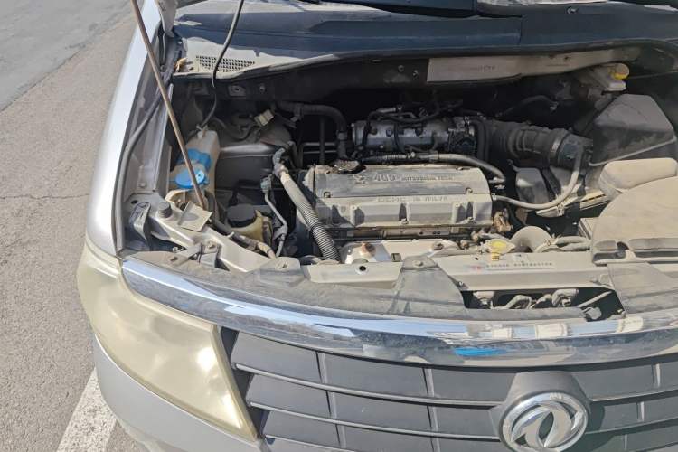 Used Dongfeng Shuaike 2012 2.0L Automatic Flagship 7-Seater Engine Bay Right