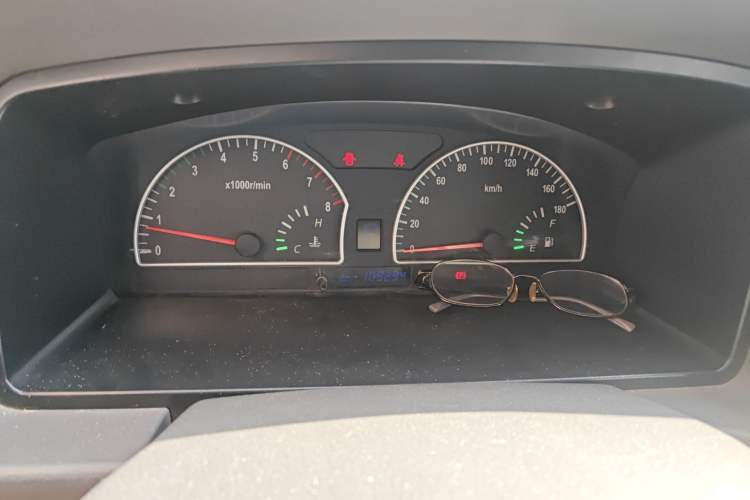 Used Dongfeng Shuaike 2012 2.0L Automatic Flagship 7-Seater Instrument Cluster