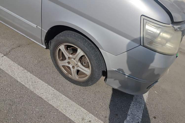 Used Dongfeng Shuaike 2012 2.0L Automatic Flagship 7-Seater Right Front Wheel Hub