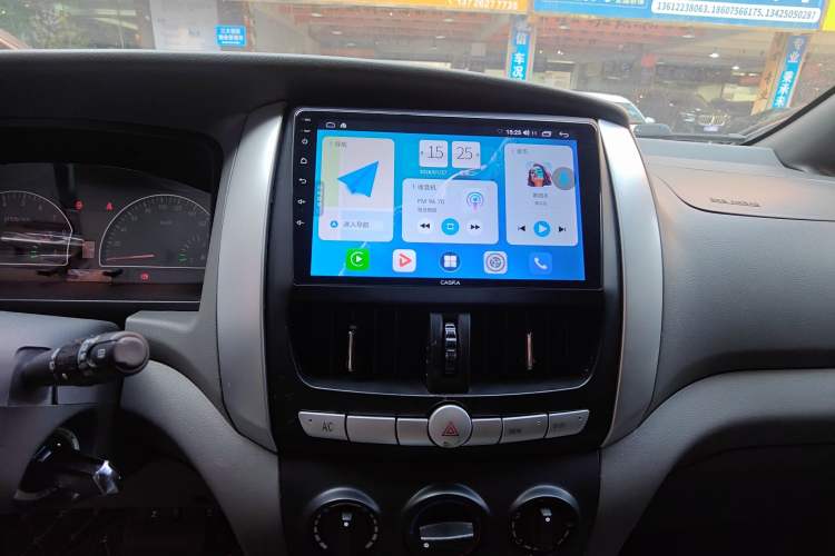 Used Dongfeng Shuaike 2012 2.0L Automatic Flagship 7-Seater Audio And AC Panel