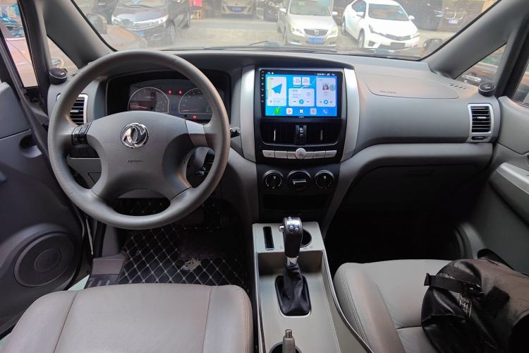 Used Dongfeng Shuaike 2012 2.0L Automatic Flagship 7-Seater Center Console
