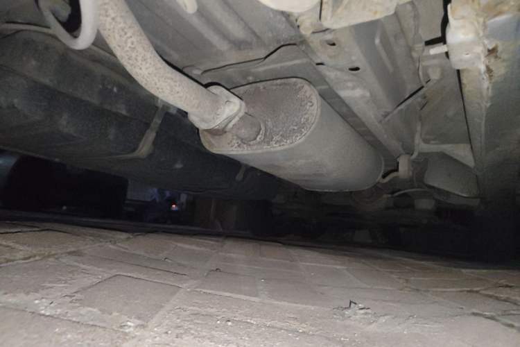 Used Dongfeng Shuaike 2012 2.0L Automatic Luxury 7-Seater Chassis Rear Right
