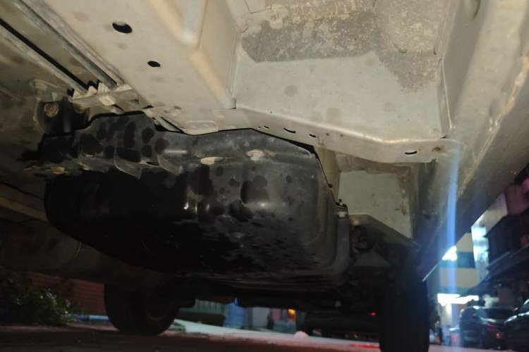Used Dongfeng Shuaike 2012 2.0L Automatic Luxury 7-Seater Chassis Rear Right