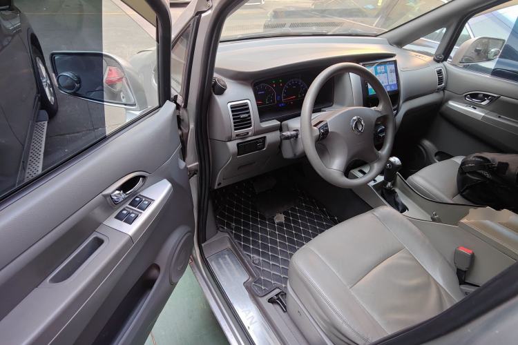 Used Dongfeng Shuaike 2012 2.0L Automatic Flagship 7-Seater Driver Seat