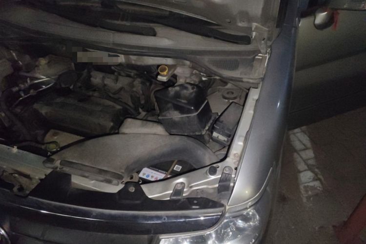 Used Dongfeng Shuaike 2012 2.0L Automatic Luxury 7-Seater Engine Bay Left
