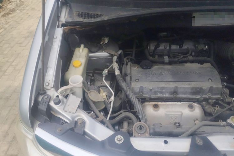 Used Dongfeng Shuaike 2012 2.0L Automatic Luxury 7-Seater Engine Bay Right