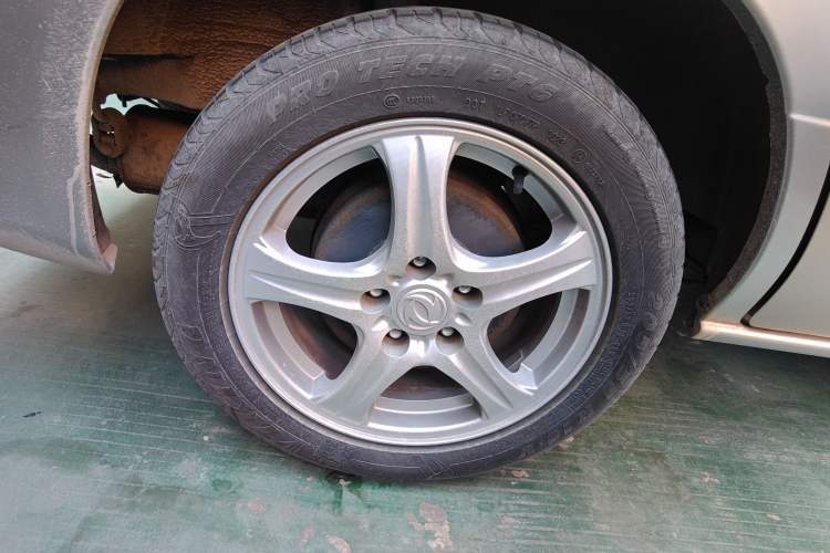 Used Dongfeng Shuaike 2012 2.0L Automatic Flagship 7-Seater Exterior 5