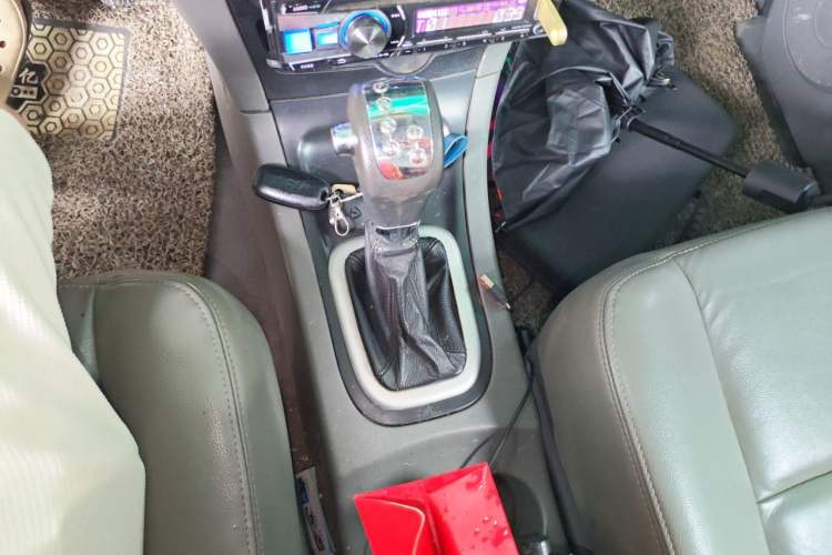 Used Dongfeng Shuaike 2012 2.0L Automatic Flagship 7-Seater Gear Lever