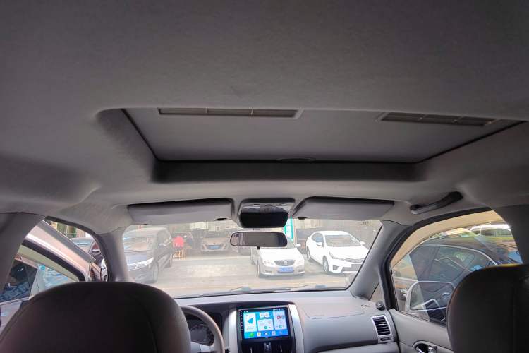 Used Dongfeng Shuaike 2012 2.0L Automatic Flagship 7-Seater Headliner