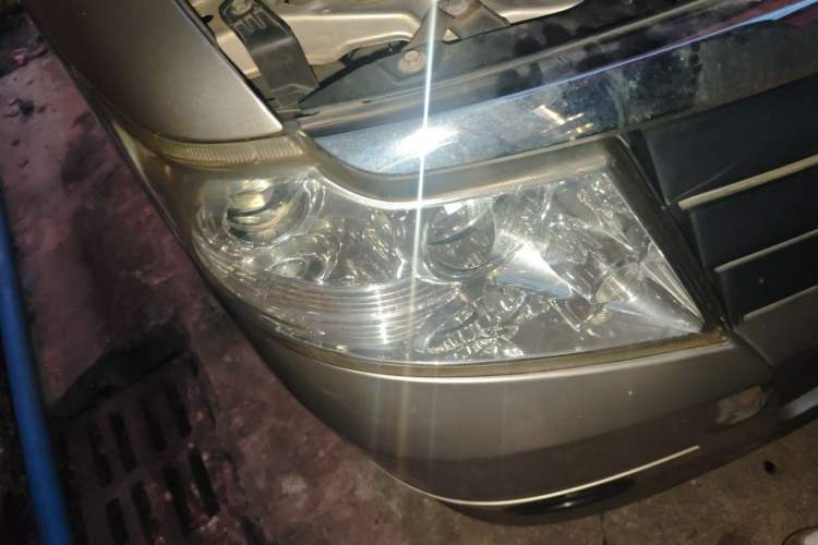 Used Dongfeng Shuaike 2012 2.0L Automatic Luxury 7-Seater Right Front Headlight