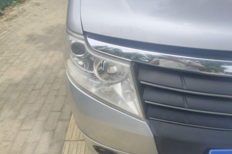 Used Dongfeng Shuaike 2012 2.0L Automatic Luxury 7-Seater Right Front Headlight