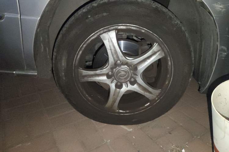 Used Dongfeng Shuaike 2012 2.0L Automatic Luxury 7-Seater Right Front Wheel Hub