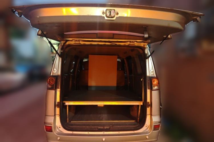 Used Dongfeng Shuaike 2012 2.0L Automatic Luxury 7-Seater Trunk