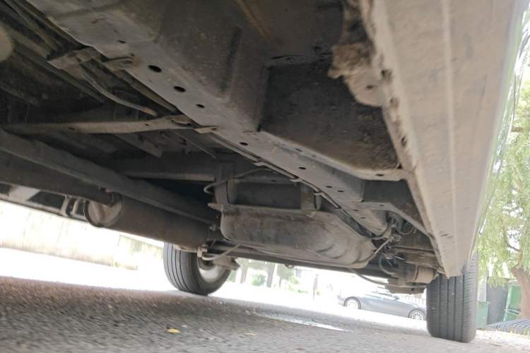 Used Dongfeng Shuaike 2013 1.5L Manual Comfort 7-Seater China V Standard Chassis Front Left