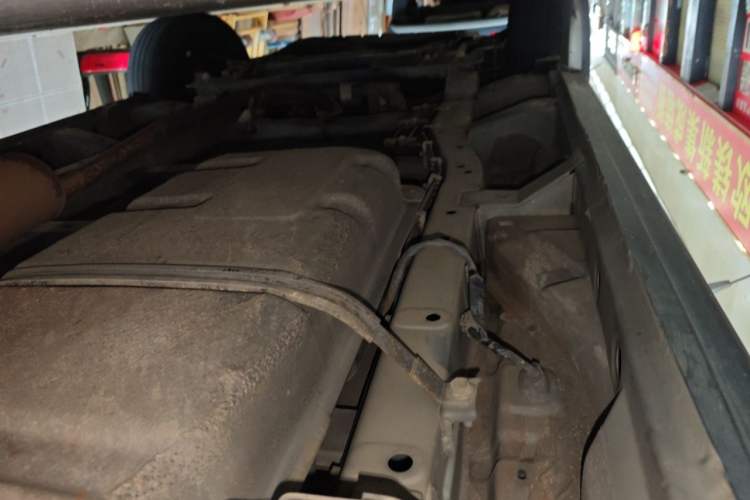 Used Dongfeng Shuaike 2013 Revised Version 1.5L Manual Standard Trim 5 Seats China IV Standard Chassis Rear Left