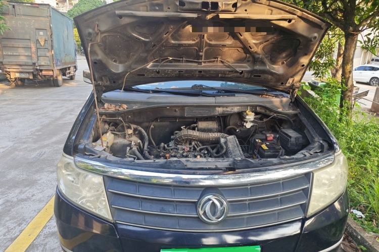 Used Dongfeng Shuaike 2013 Revised Version 1.5L Manual Comfort Trim 7 Seats China IV Standard Engine Bay