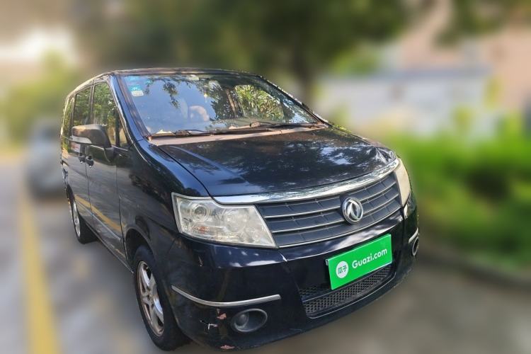 Used Dongfeng Shuaike 2013 Revised Version 1.5L Manual Comfort Trim 7 Seats China IV Standard Front Right 45 Deg