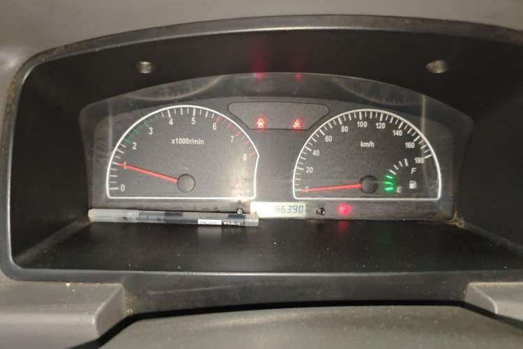 Used Dongfeng Shuaike 2013 Revised Version 1.5L Manual Standard Trim 5 Seats China IV Standard Instrument Cluster