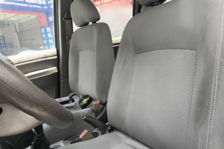 Used Dongfeng Shuaike 2013 Revised Version 1.5L Manual Standard Trim 5 Seats China V Emission Standard Left Front Seat