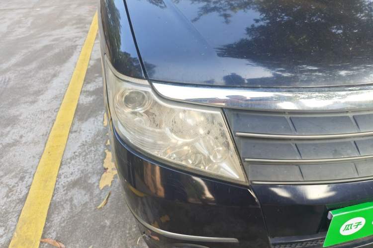 Used Dongfeng Shuaike 2013 Revised Version 1.5L Manual Comfort Trim 7 Seats China IV Standard Right Front Headlight
