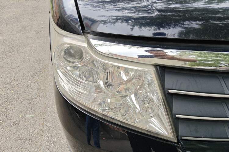 Used Dongfeng Shuaike 2013 1.5L Manual Comfort 7-Seater China V Standard Right Front Headlight