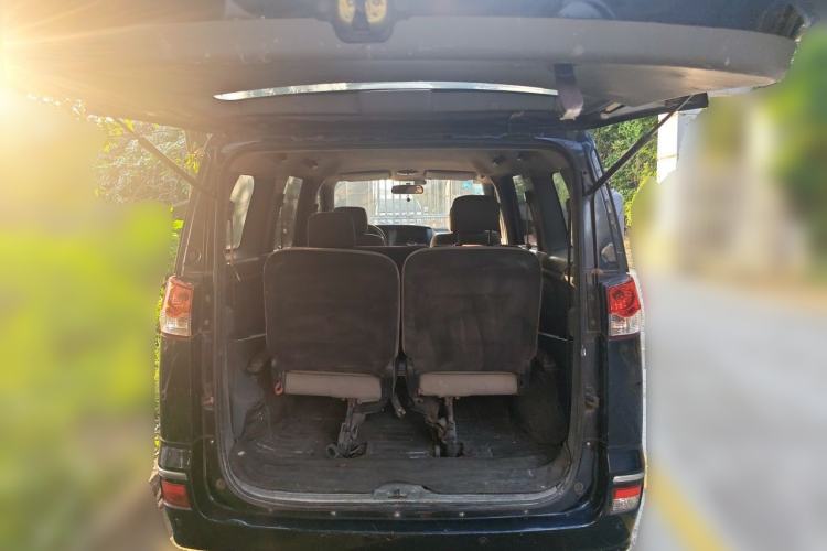 Used Dongfeng Shuaike 2013 Revised Version 1.5L Manual Comfort Trim 7 Seats China IV Standard Trunk