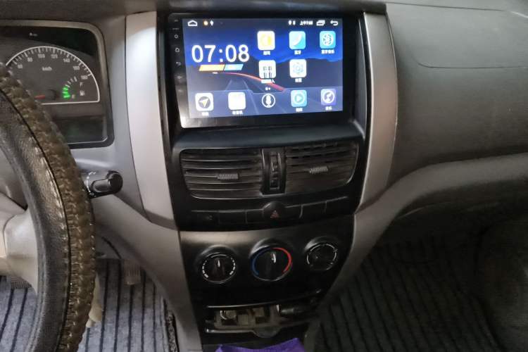 Used Dongfeng Shuaike 2013 Facelift 1.6L Manual Comfort 7-Seater China V Emission Standard Audio And AC Panel