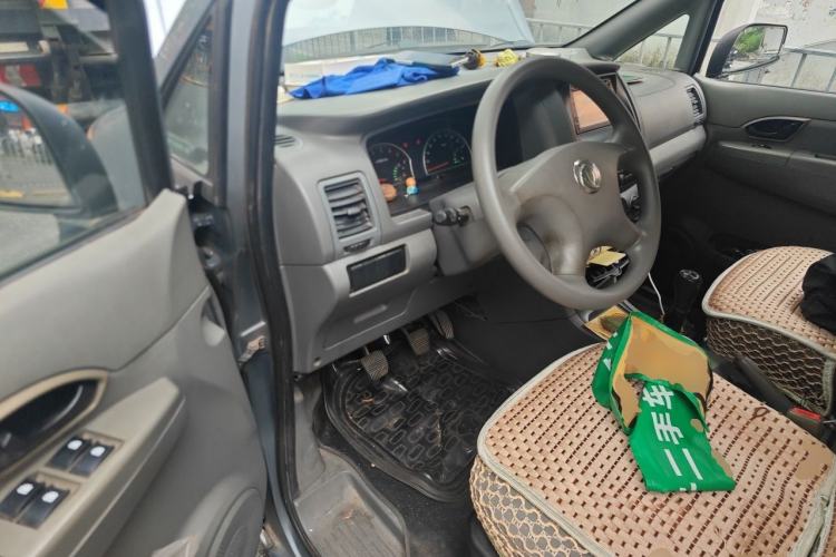 Used Dongfeng Shuaike 2013 1.5L Manual Comfort 7-Seater China V Standard Driver Seat