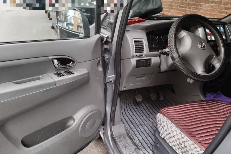 Used Dongfeng Shuaike 2013 Facelift 1.6L Manual Comfort 7-Seater China V Emission Standard Driver Seat