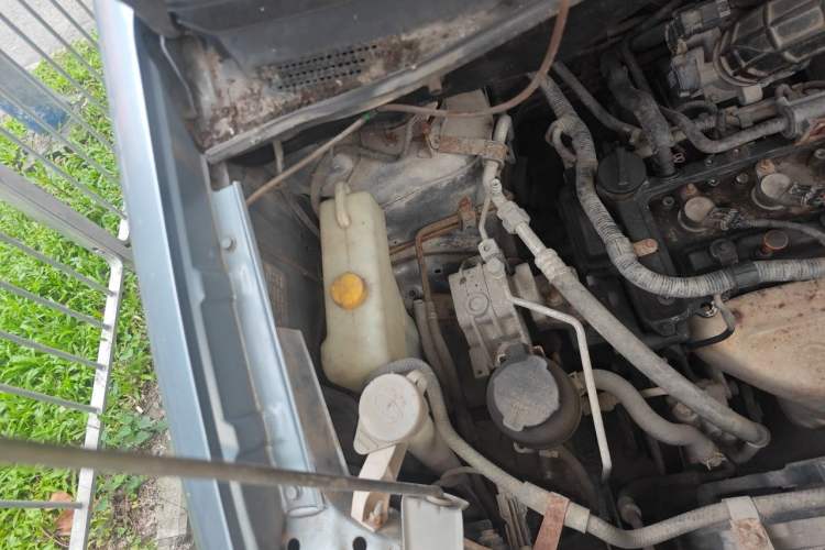 Used Dongfeng Shuaike 2013 1.5L Manual Comfort 7-Seater China V Standard Engine Bay Right