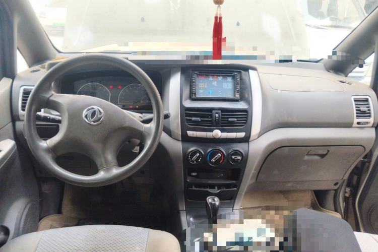 Used Dongfeng Shuaike 2013 Facelift 1.5L Manual Comfort 7-Seater China V Standard Center Console