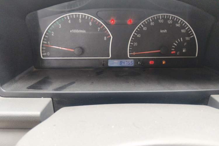 Used Dongfeng Shuaike 2013 Facelift 1.5L Manual Comfort 7-Seater China V Standard Odometer Close Up