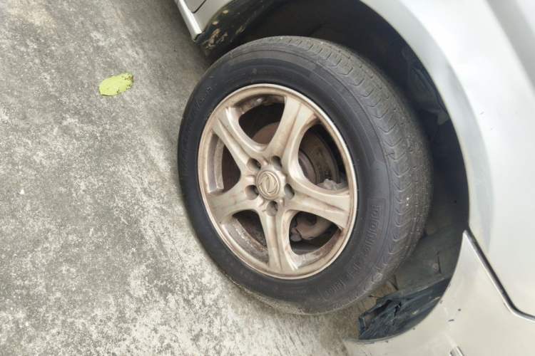 Used Dongfeng Shuaike 2013 Facelift 1.5L Manual Comfort 7-Seater China V Standard Right Front Wheel Hub